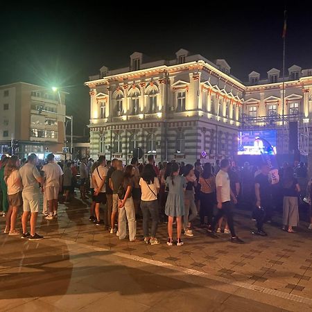 Central Trei Camere Bacău Eksteriør bilde