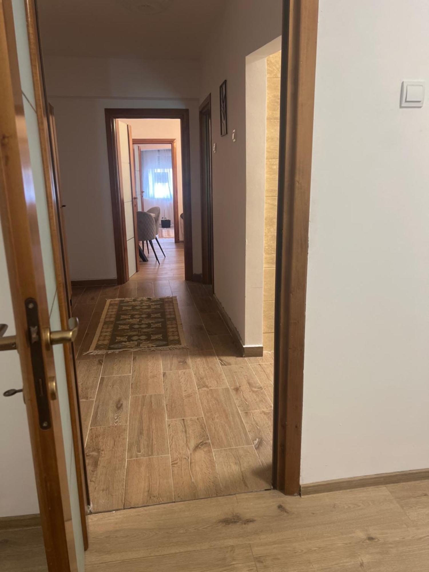 Central Trei Camere Bacău Eksteriør bilde