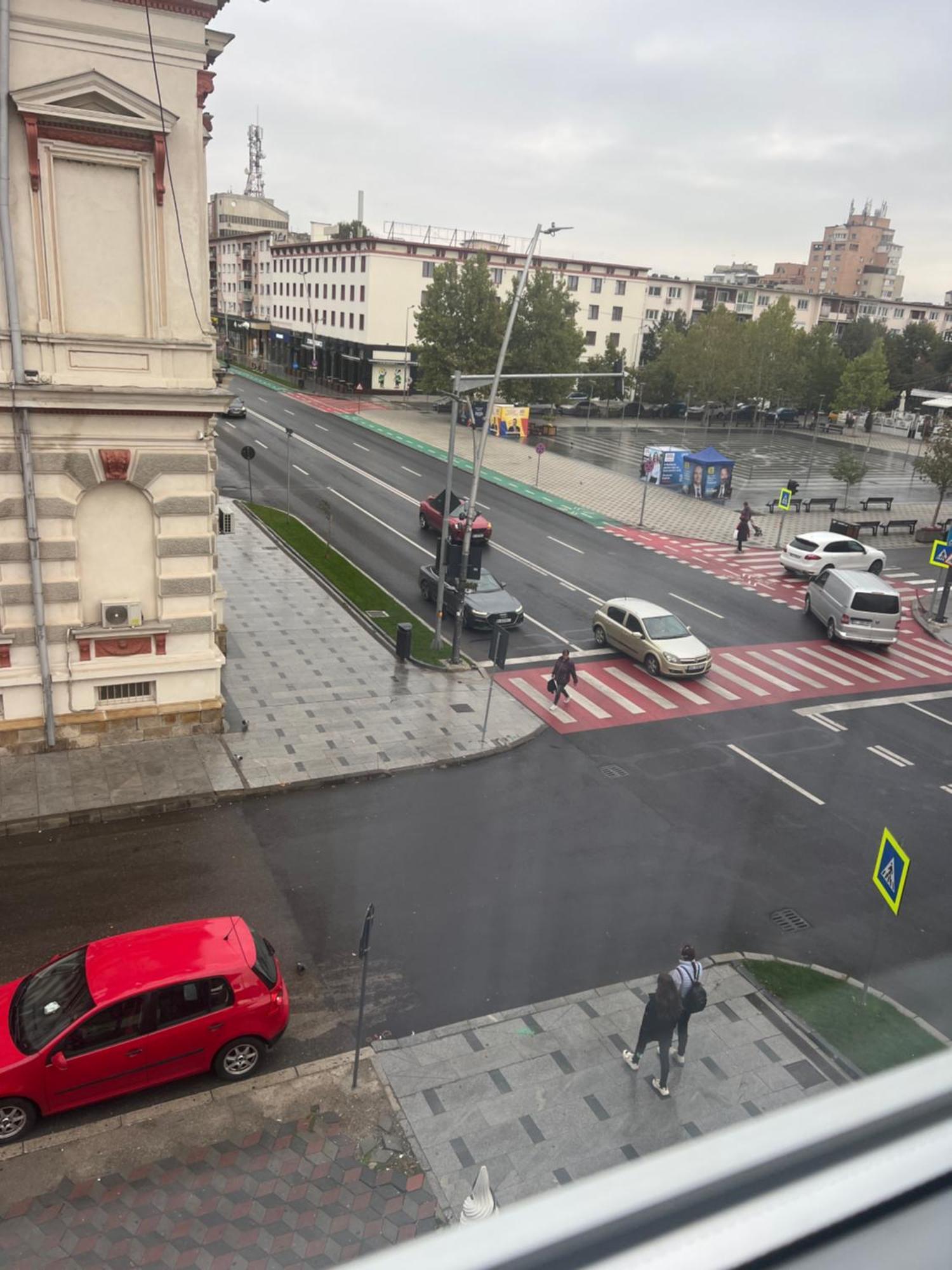 Central Trei Camere Bacău Eksteriør bilde